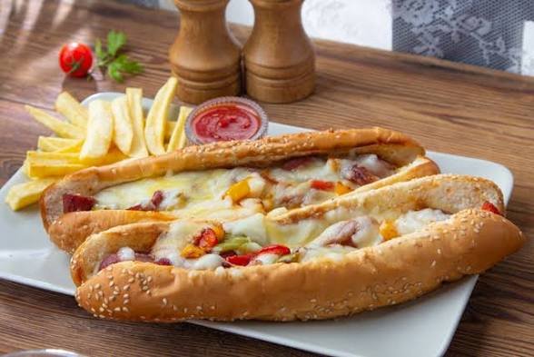 سوسيس بالجبنة