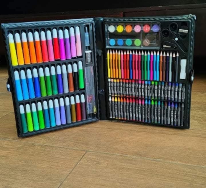 ‎علبة ألوان لوكس 150 قطعة ✨🎨